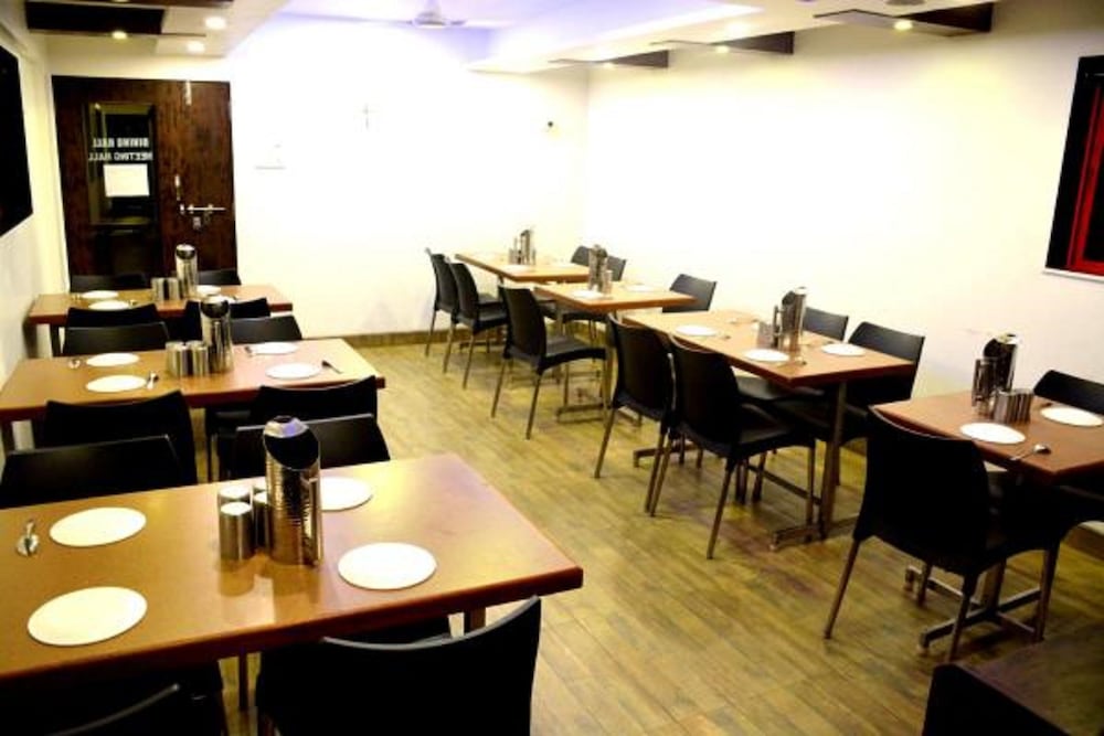 Hotel Vyankatesh 29/35