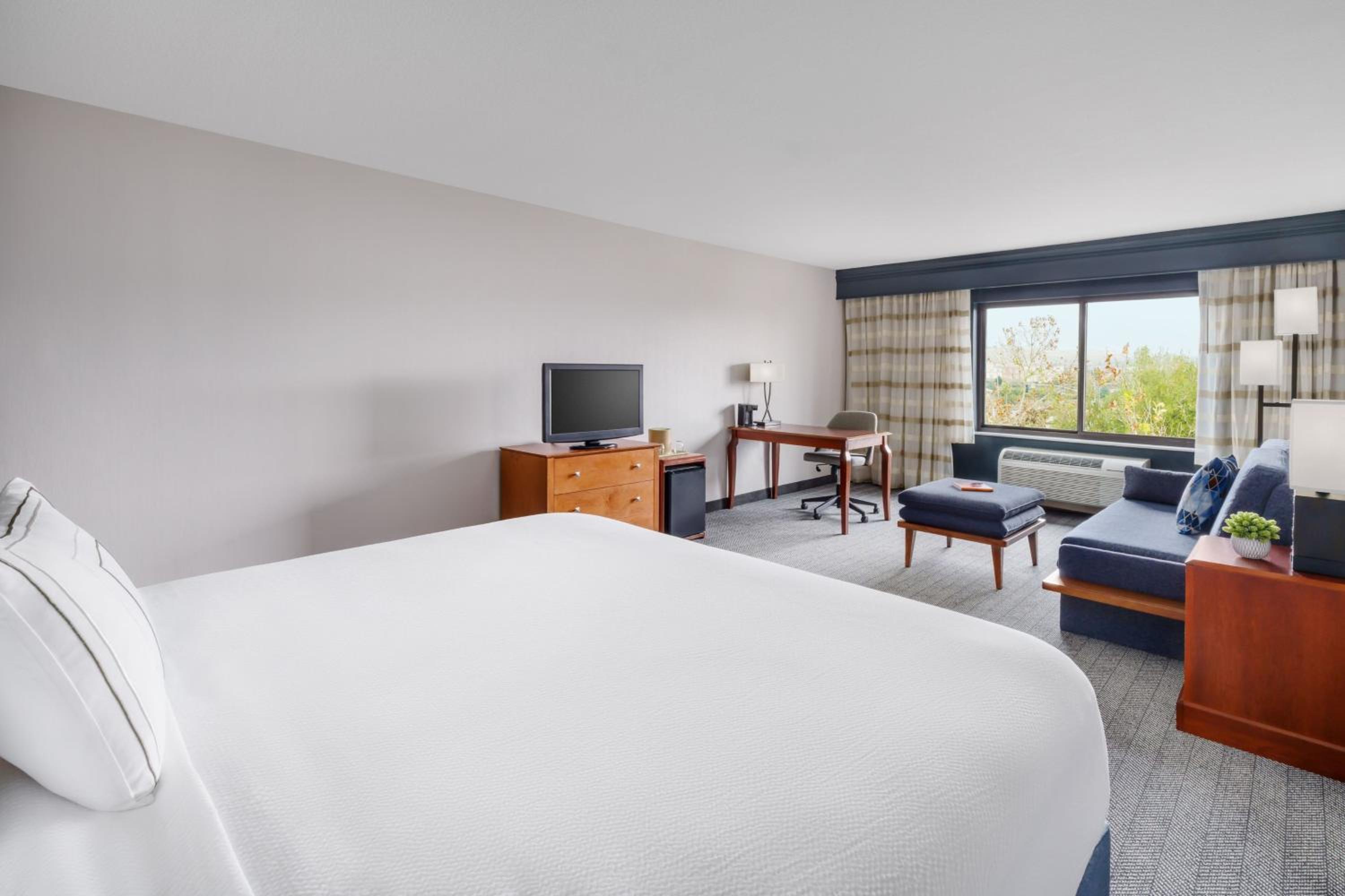 Room, King Bed, Sofa, High Floor