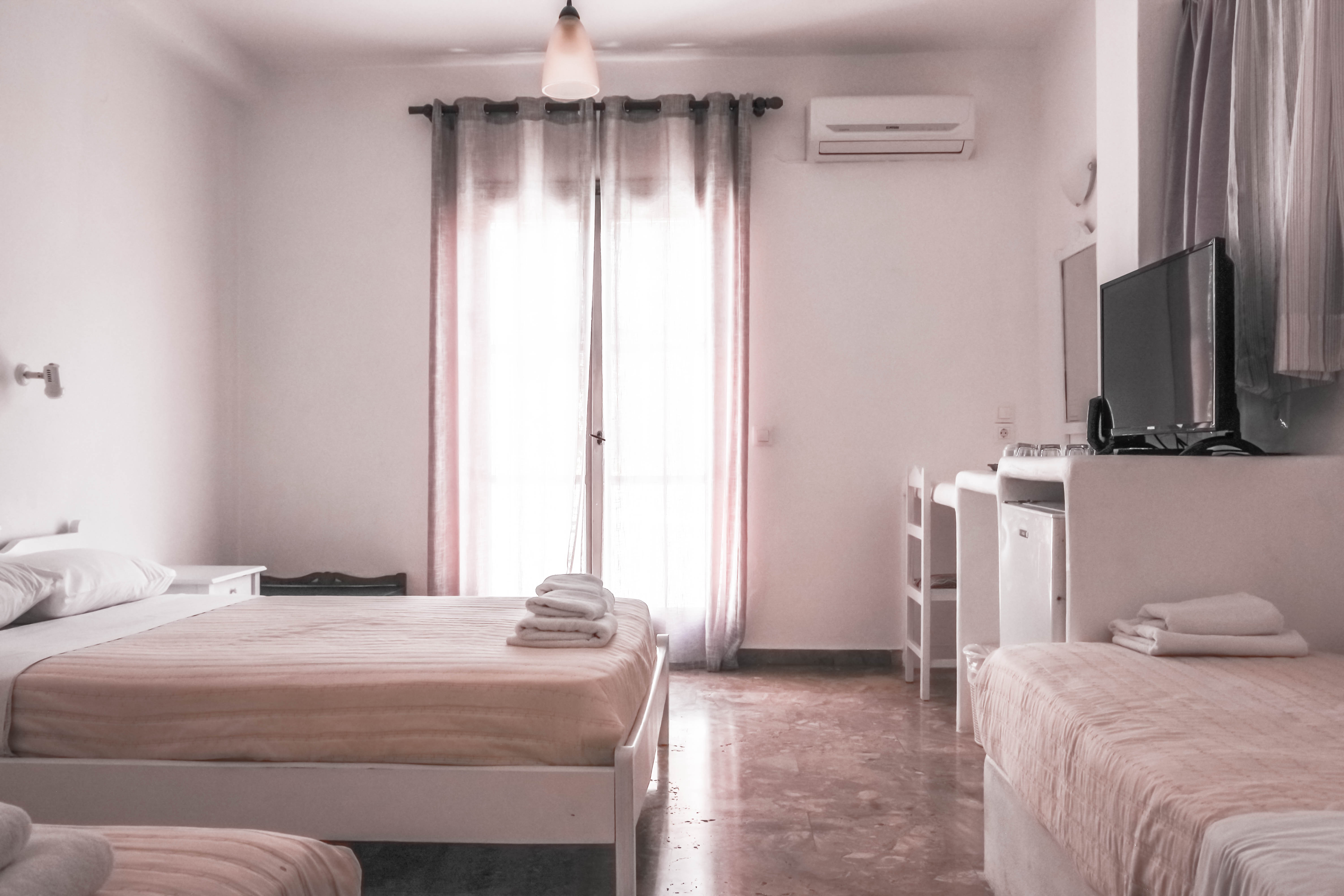 Alia Hotel 8/43