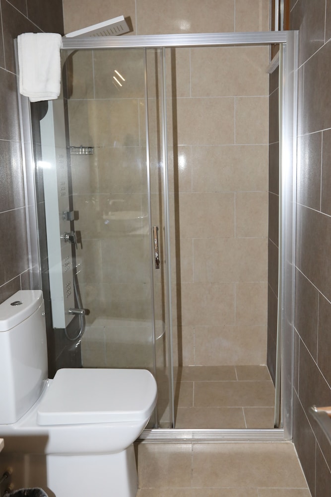 Mezzo Hotel 49/56