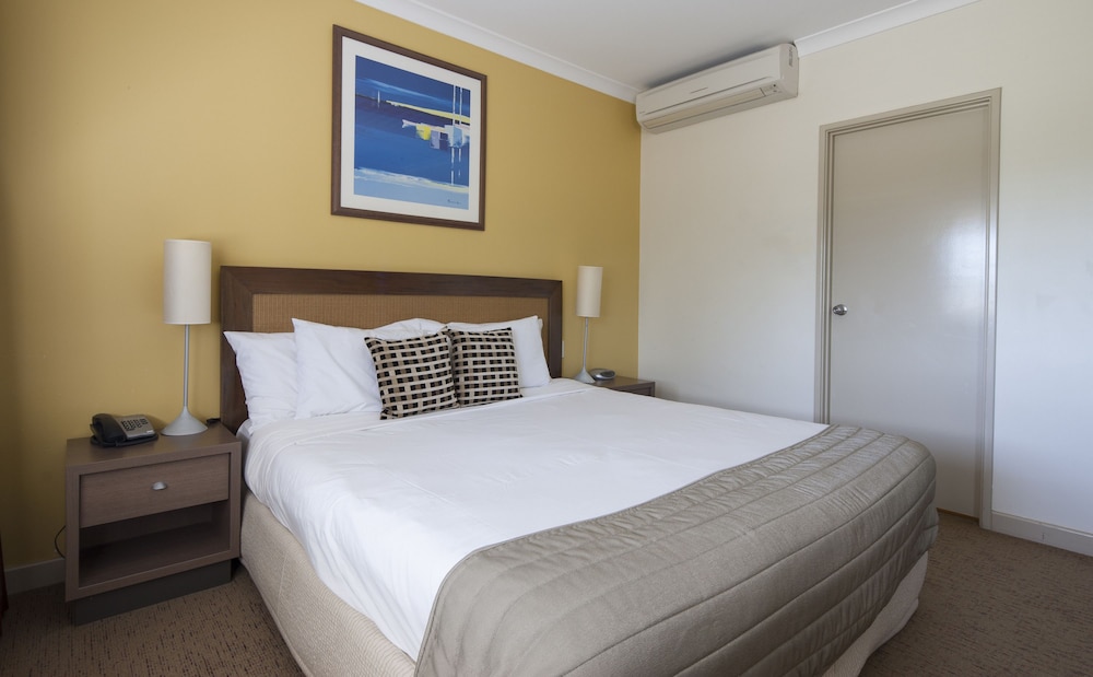 Mantra Geraldton 27/65