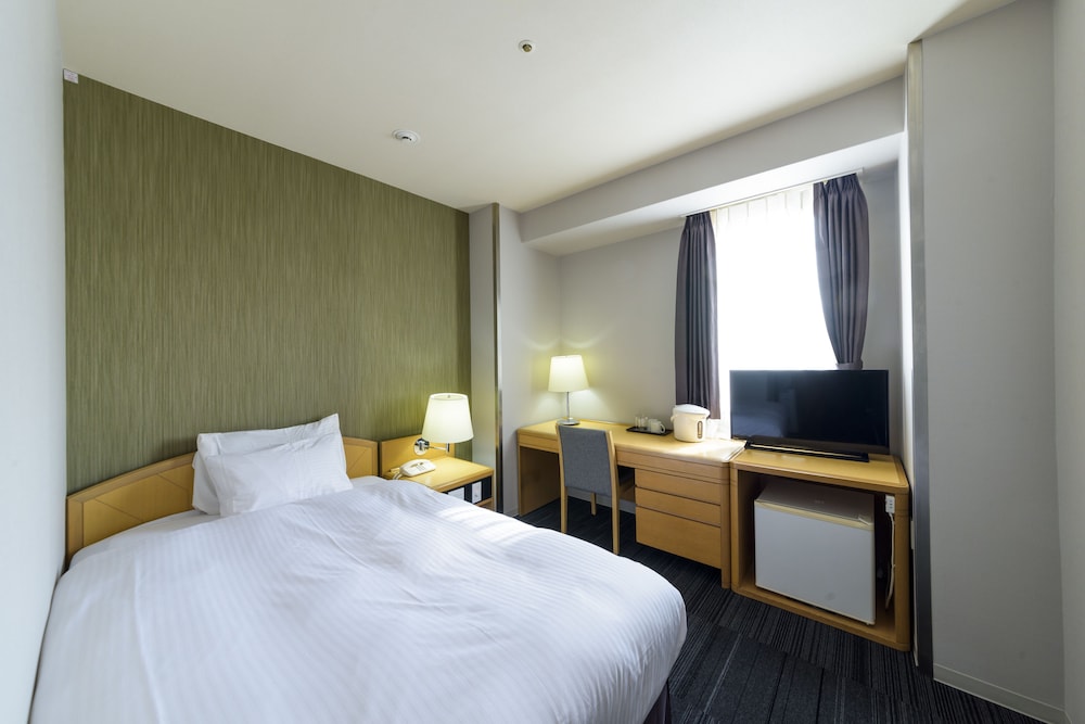 Surestay Plus Hotel By Best Western Shin-Osaka 10/45
