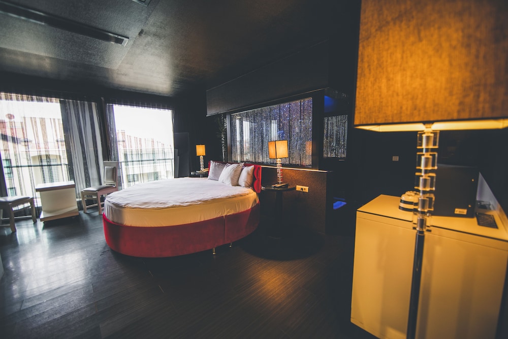 No 19 Boutique Hotel 25/69