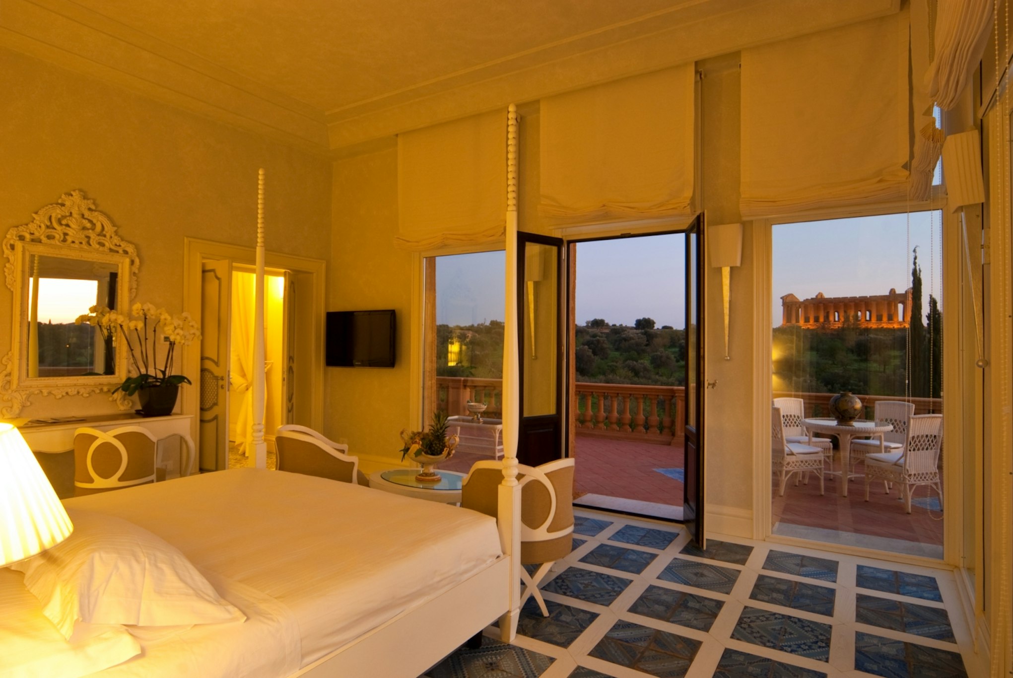 SUITE, VILLA