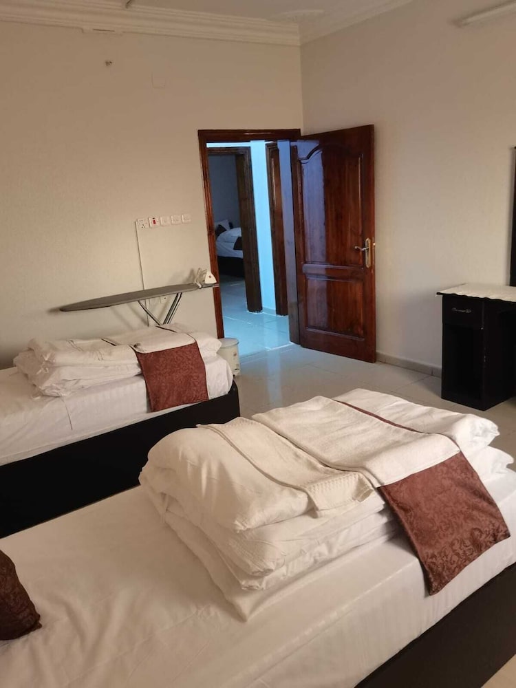 العييرى للوحدات السكنيه 3(Al Eairy Furnished Apt Al Madinah 3) 23/53