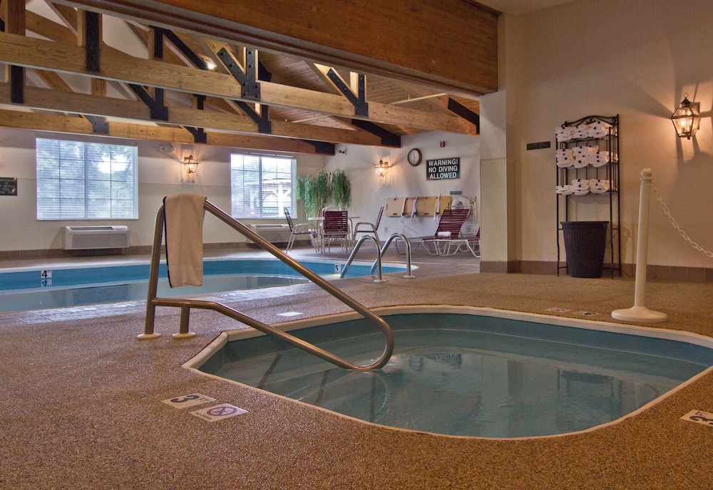 Coshocton Village Inn and Suites 43/68