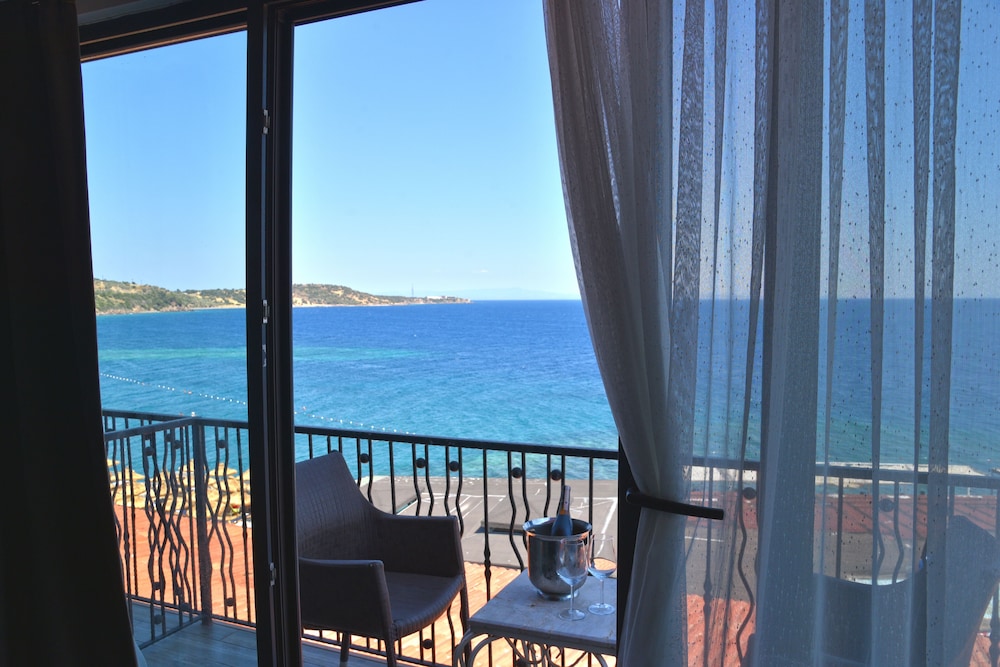 Assos Kervansaray Hotel 38/44