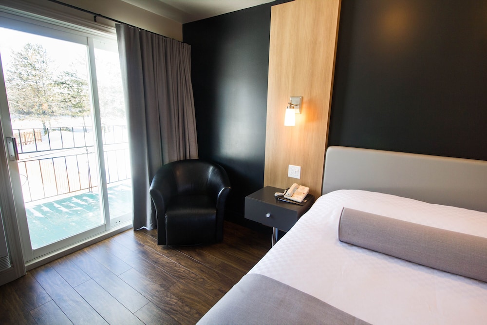 Hotel Marineau Mattawin 11/30
