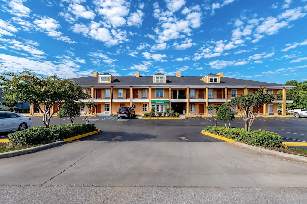 Quality Inn Decatur River City 3/39