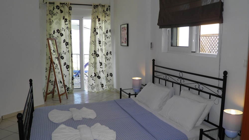 Blue Villas 6/50