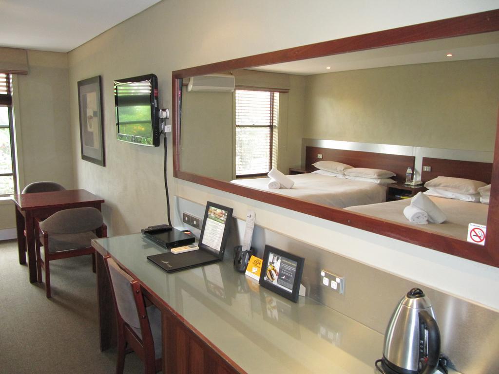 Seacombe House Motor Inn Port Fairy 25/27