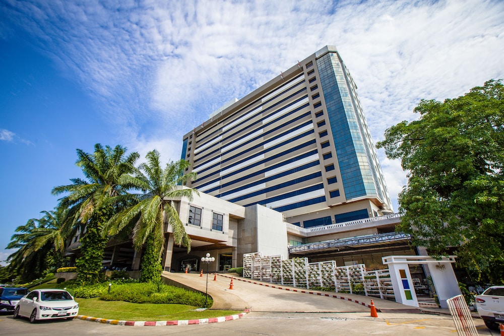 Twin Lotus Hotel 65/68