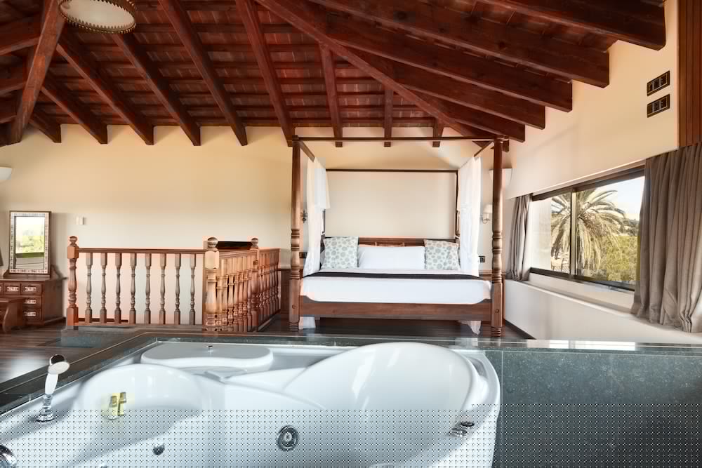 Hotel Roger de Flor by Seleqtta 37/66