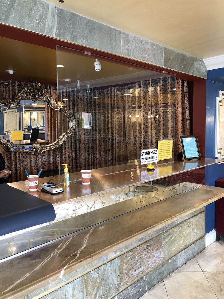 Hotel Le Reve Pasadena 8/59
