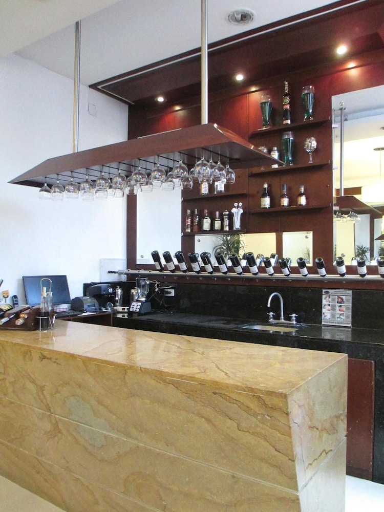 Hotel Platinum Suite 45/49