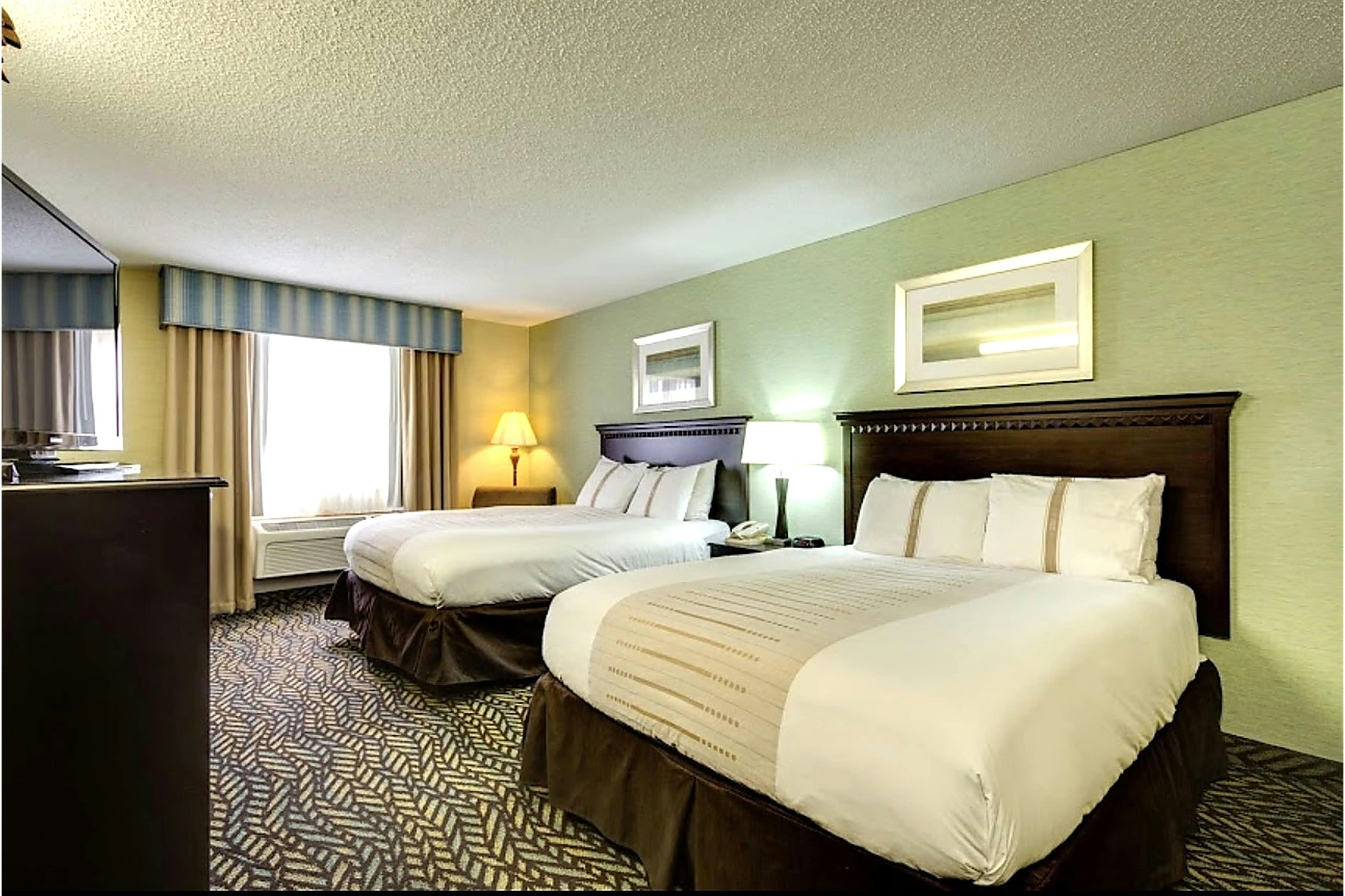 Fireside Inn & Suites 49/88