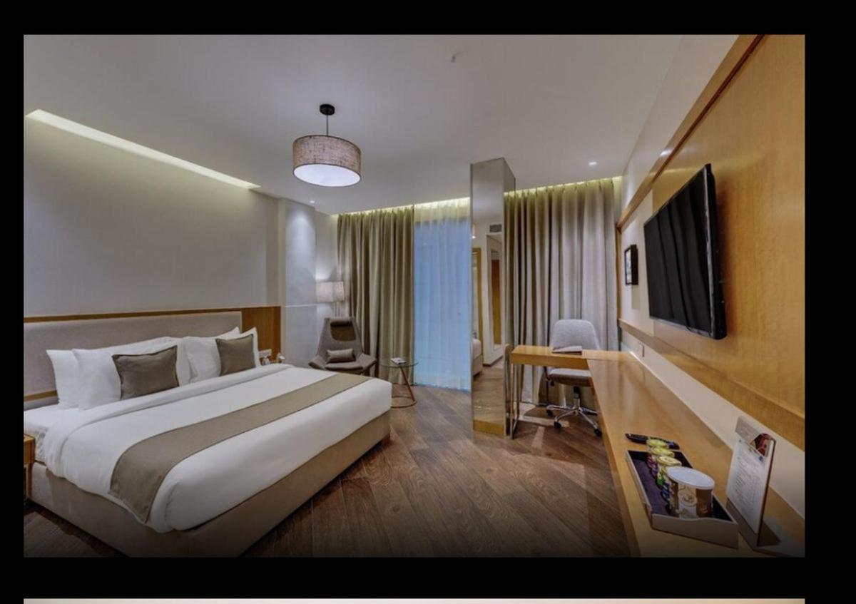 Green, Double Bed