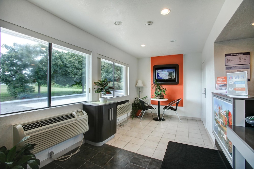 Motel6 Elkton, MD 37/55