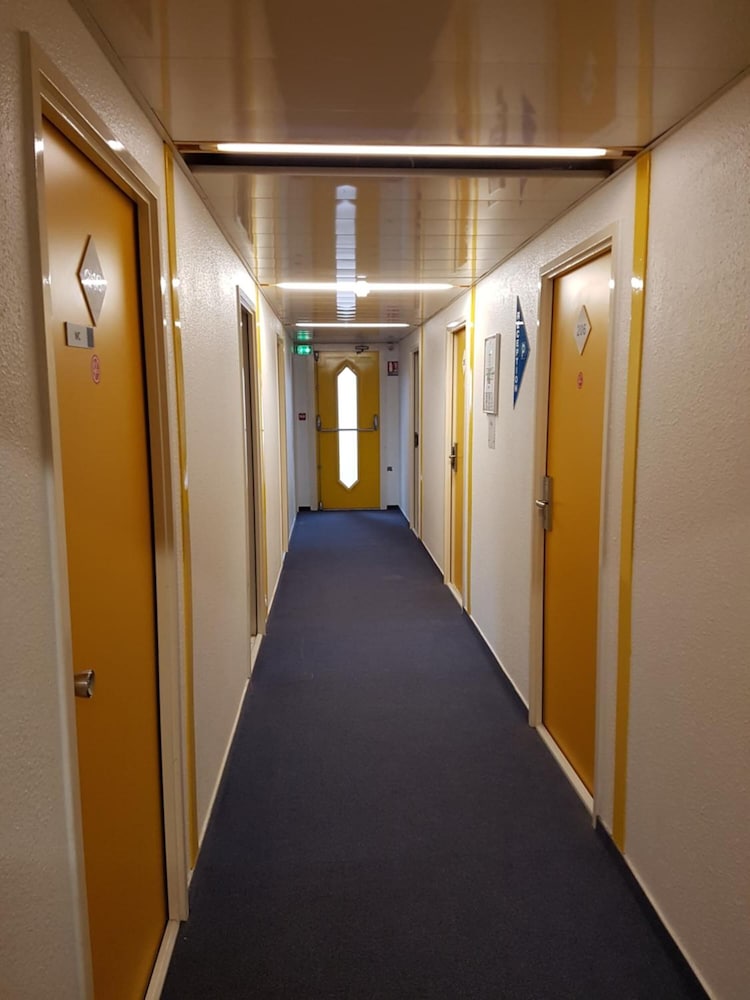 Hotel Holiday 18/28
