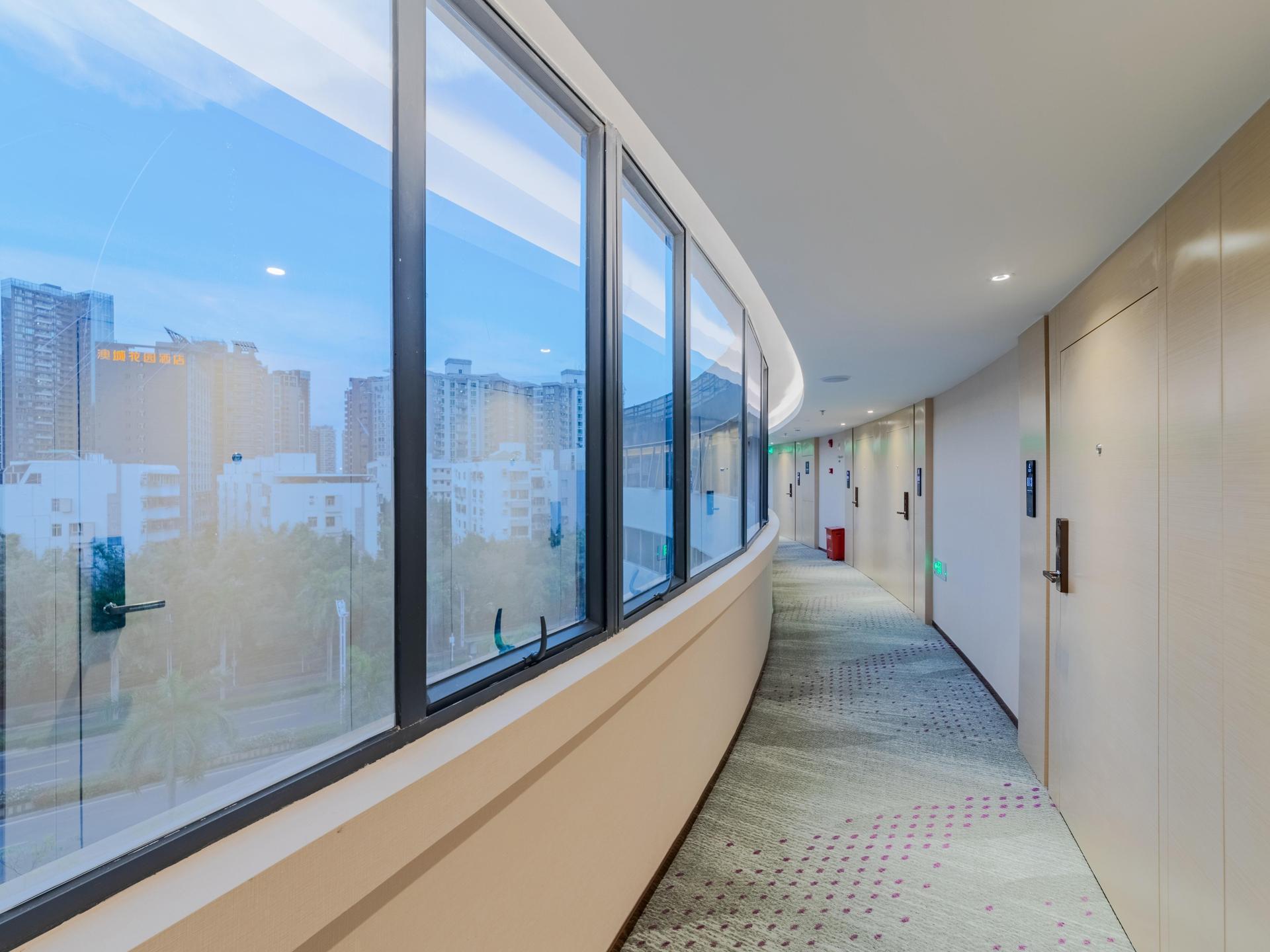 Lavande Hotel (Shenzhenwan Houhai Avenue) 32/45
