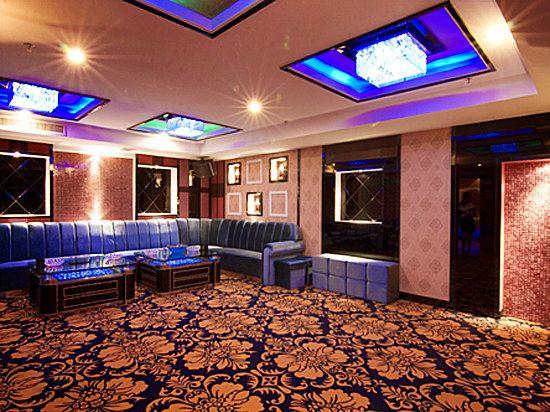 Diamond Hotel 18/23