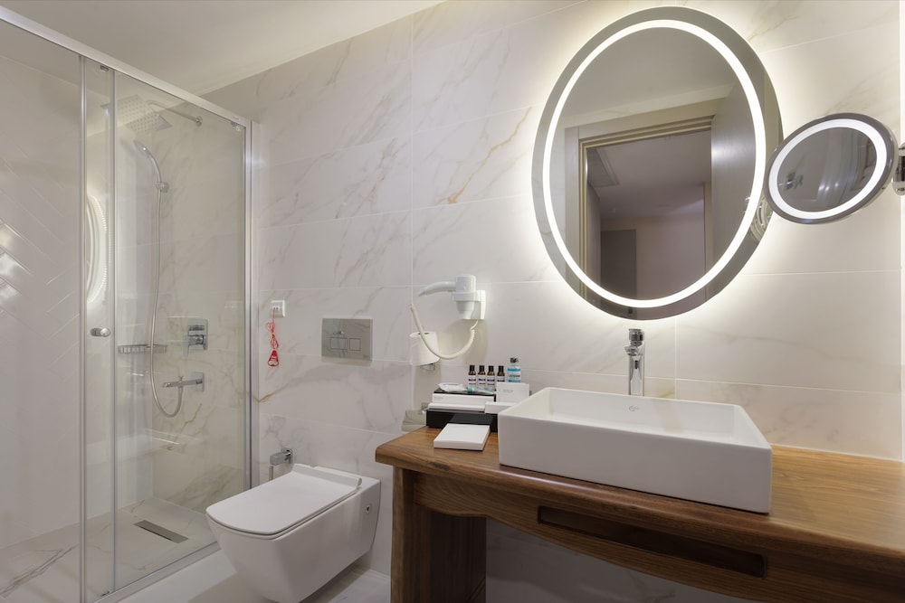 Buem Hotel Kosuyolu 48/50