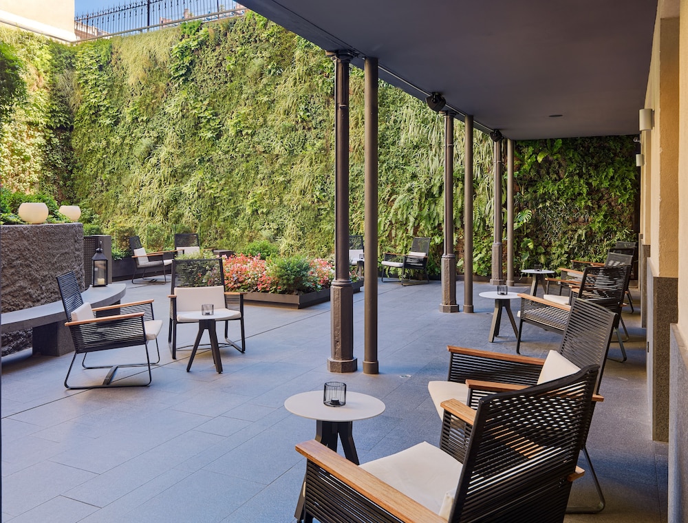 H10 Urquinaona Plaza Hotel 56/72