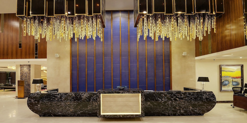 Sayaji Hotel 7/36