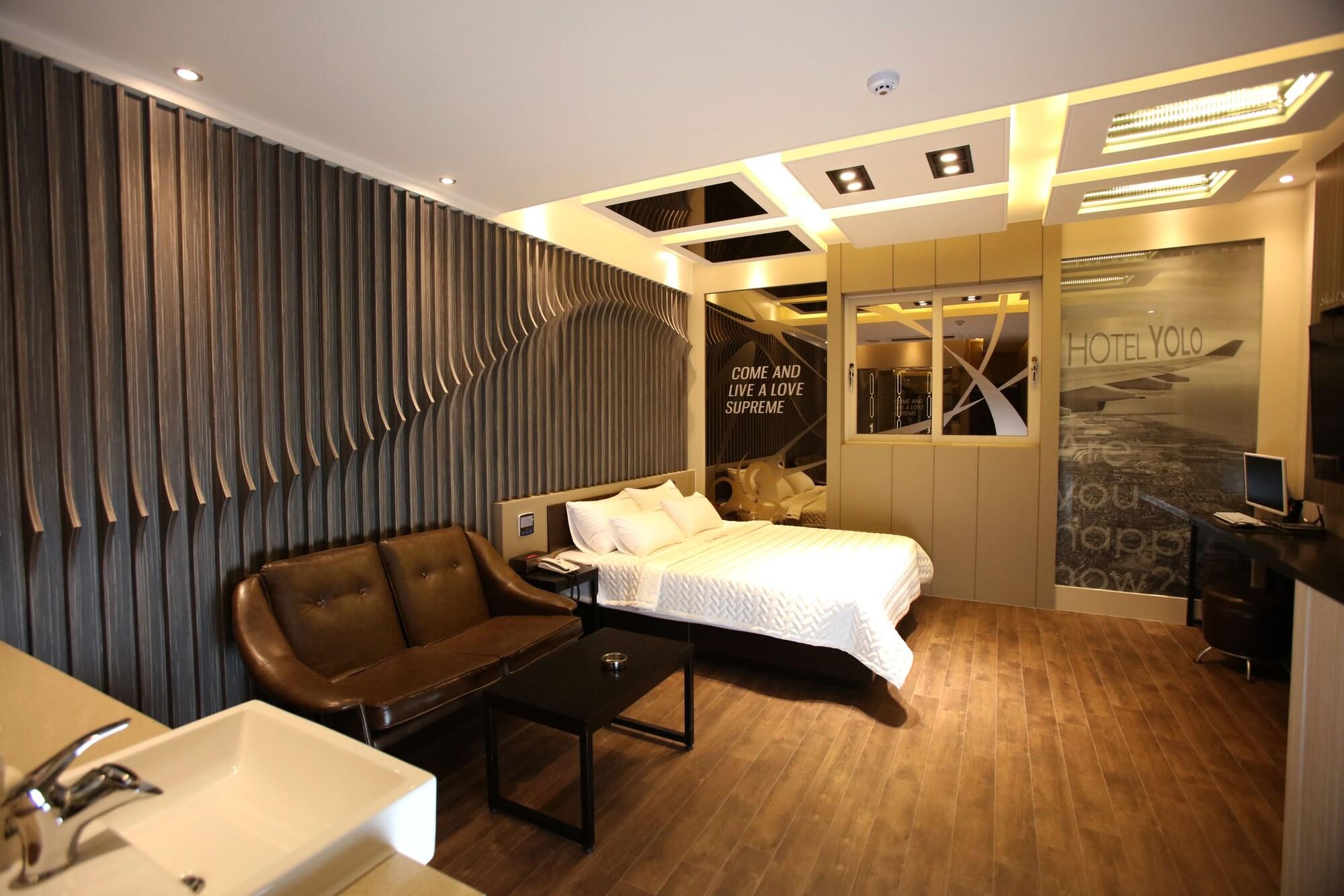 Hotel Yolo 14/53