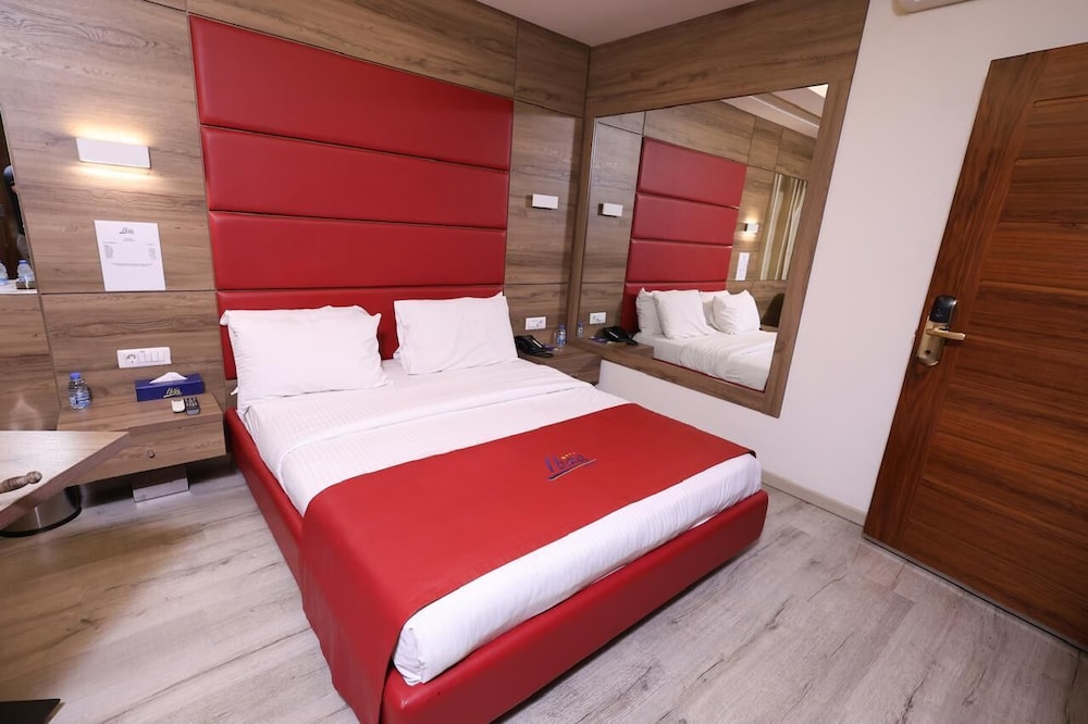 Ibiza hotel 11/50
