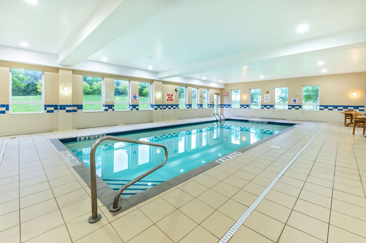 Comfort Inn & Suites Kincardine, ON 18/28
