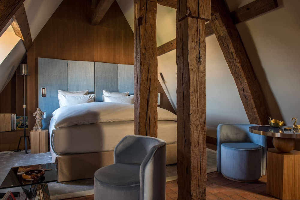 Superior, King Bed, Attic, Cour des Vosges 7/7