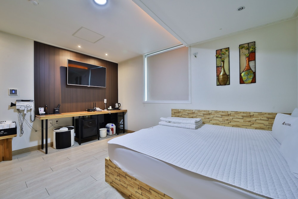 DELUXE, DOUBLE BED