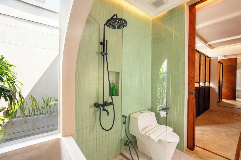 The Kemilau Hotel & Villa Canggu 71/72