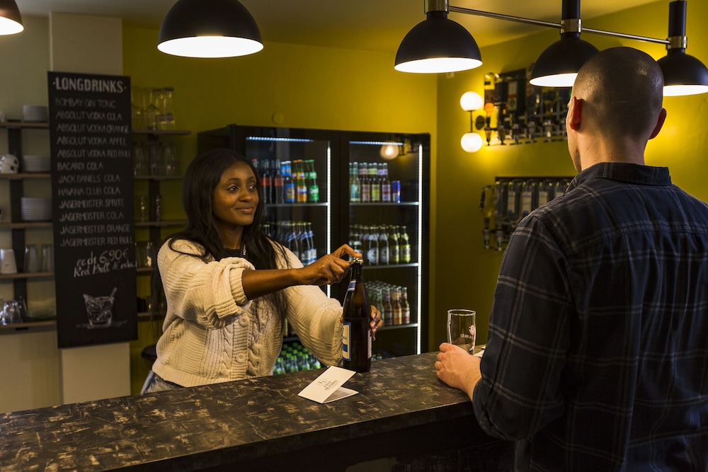 Five Reasons Hotel and Hostel 40/50