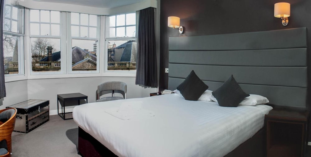 The Studley Hotel 5/50