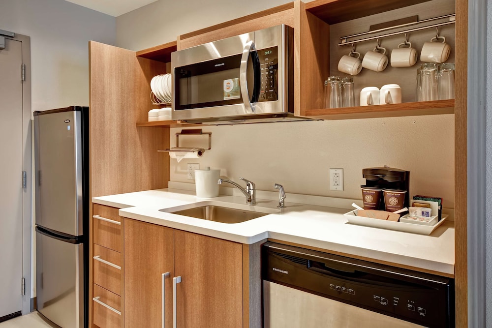 Home2 Suites by Hilton Springfield North 12/57
