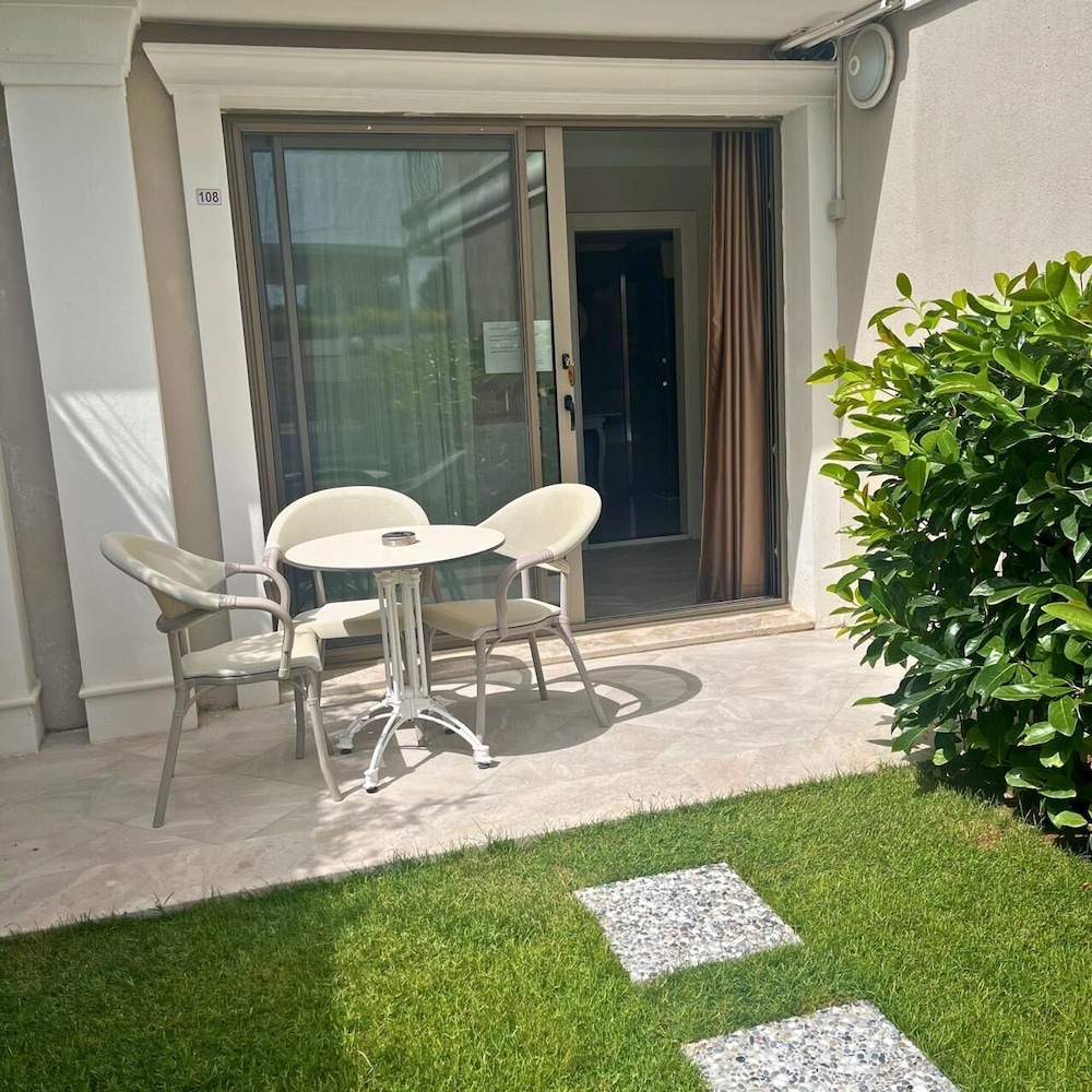 As Hotel Cesme 37/50