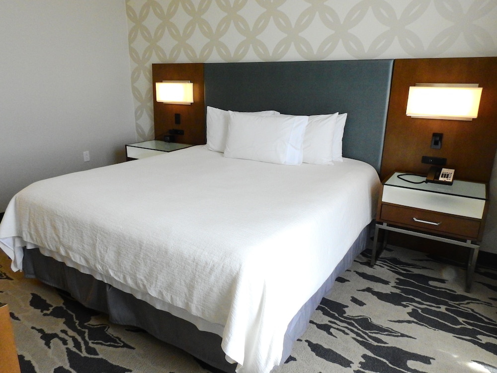 2 ROOMS, SUITE, KING BED