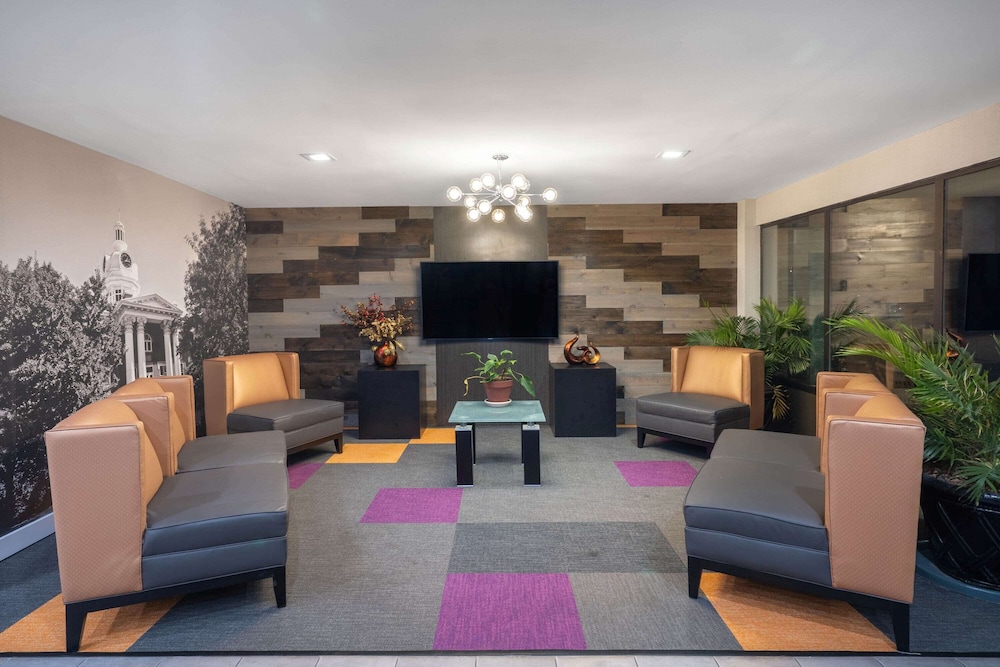 Baymont By Wyndham Murfreesboro 34/42