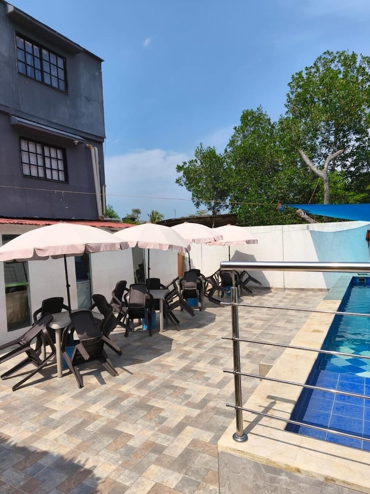 Hotel Palmetto Beach Covenas 16/24