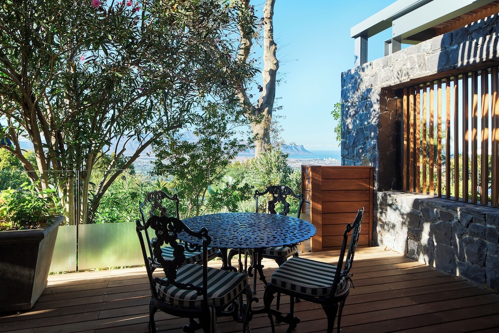 Spanish Farm Guest Lodge 69/90