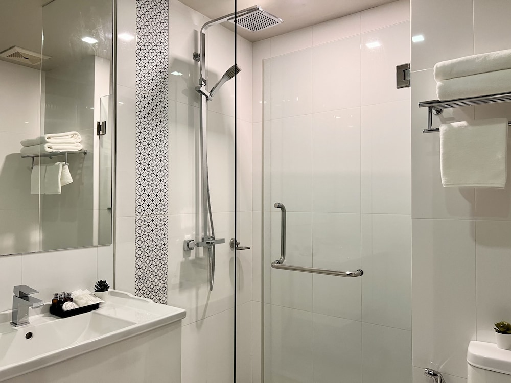 Centro One Patong 62/67