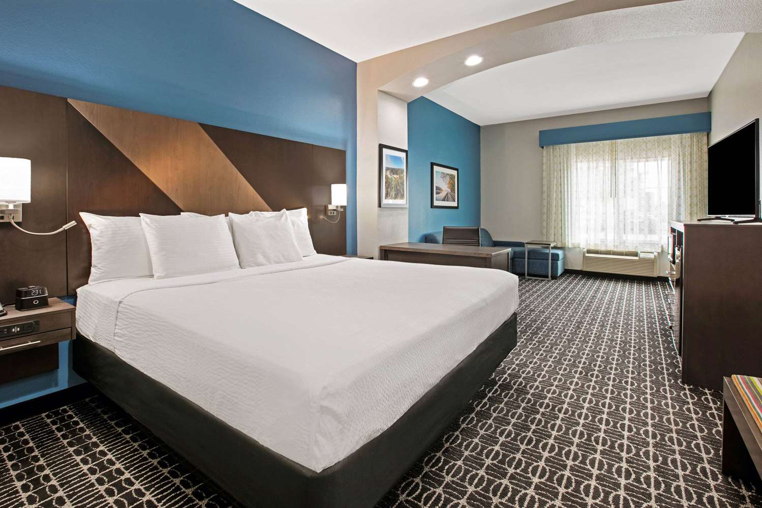 La Quinta Inn Suites By Wyndham Sulphur Springs 13/47