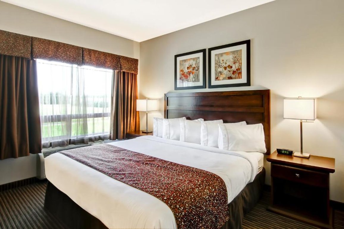 Canalta Hotel Tisdale 1/12