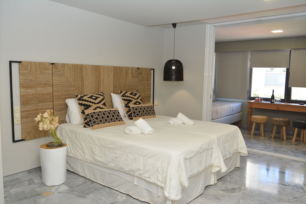 Candia Suites And Rooms 22/49