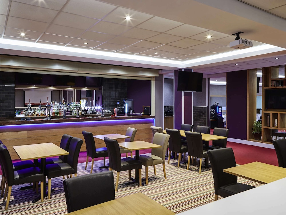 Mercure St Helens 32/50