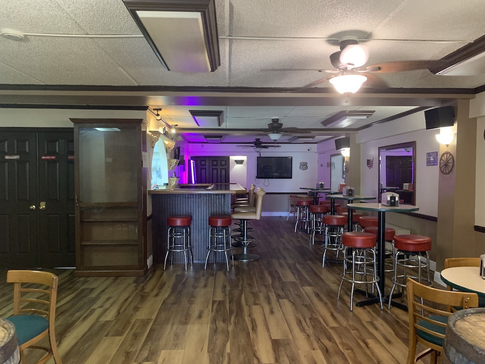 Americas Best Value Inn & Suites Melbourne 21/26