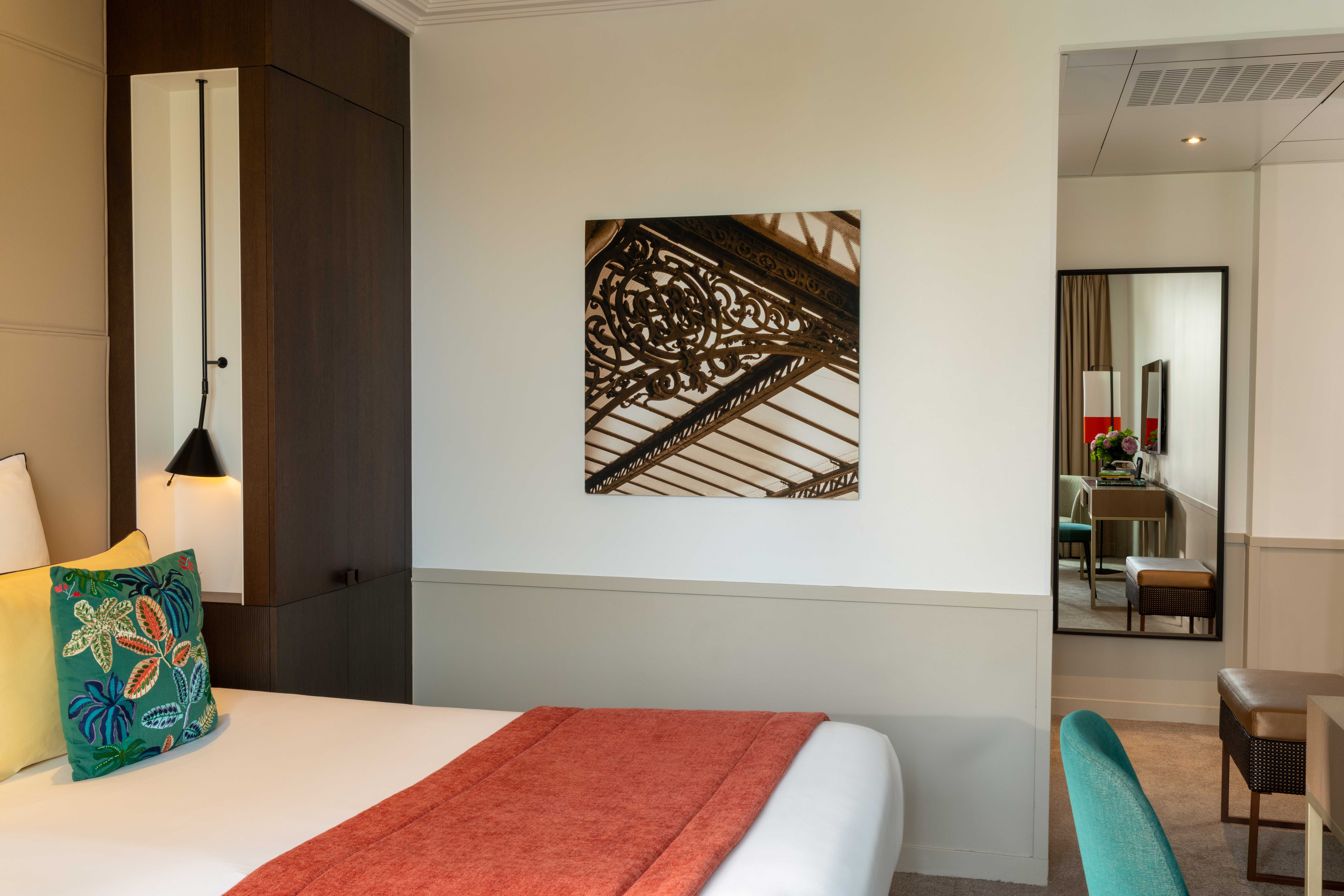 غرفة سوبيريور بسرير كينج، VILLA SAXE EIFFEL 2/5
