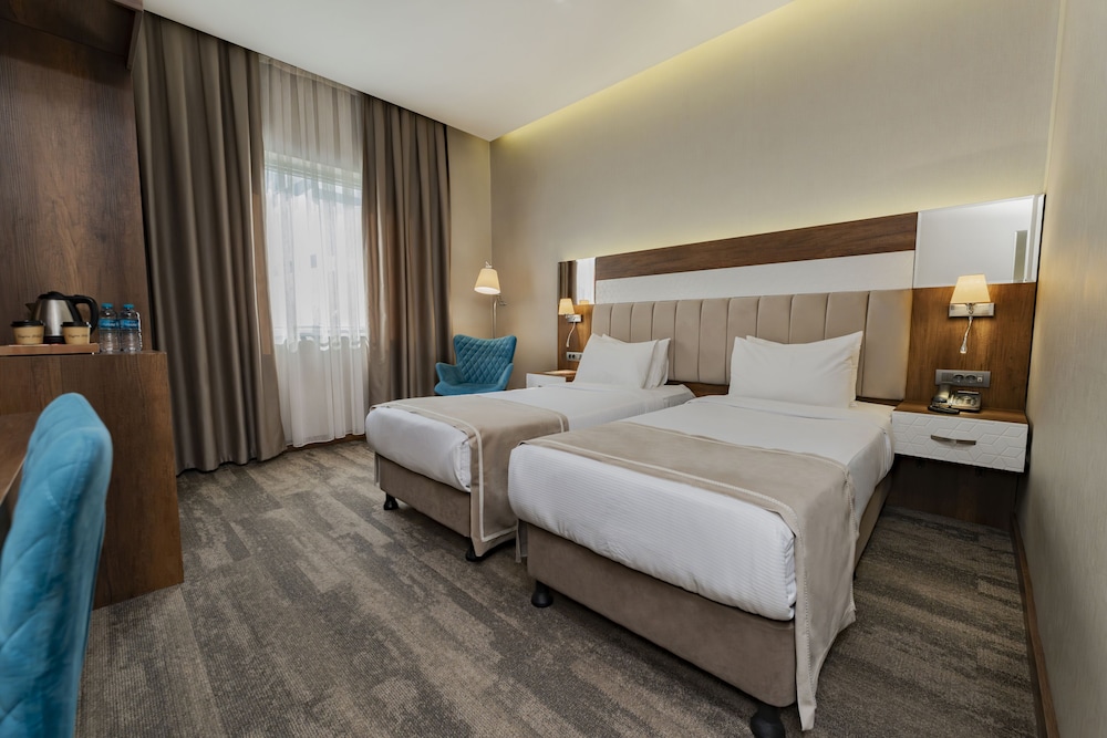 Vespia Hotel 32/70